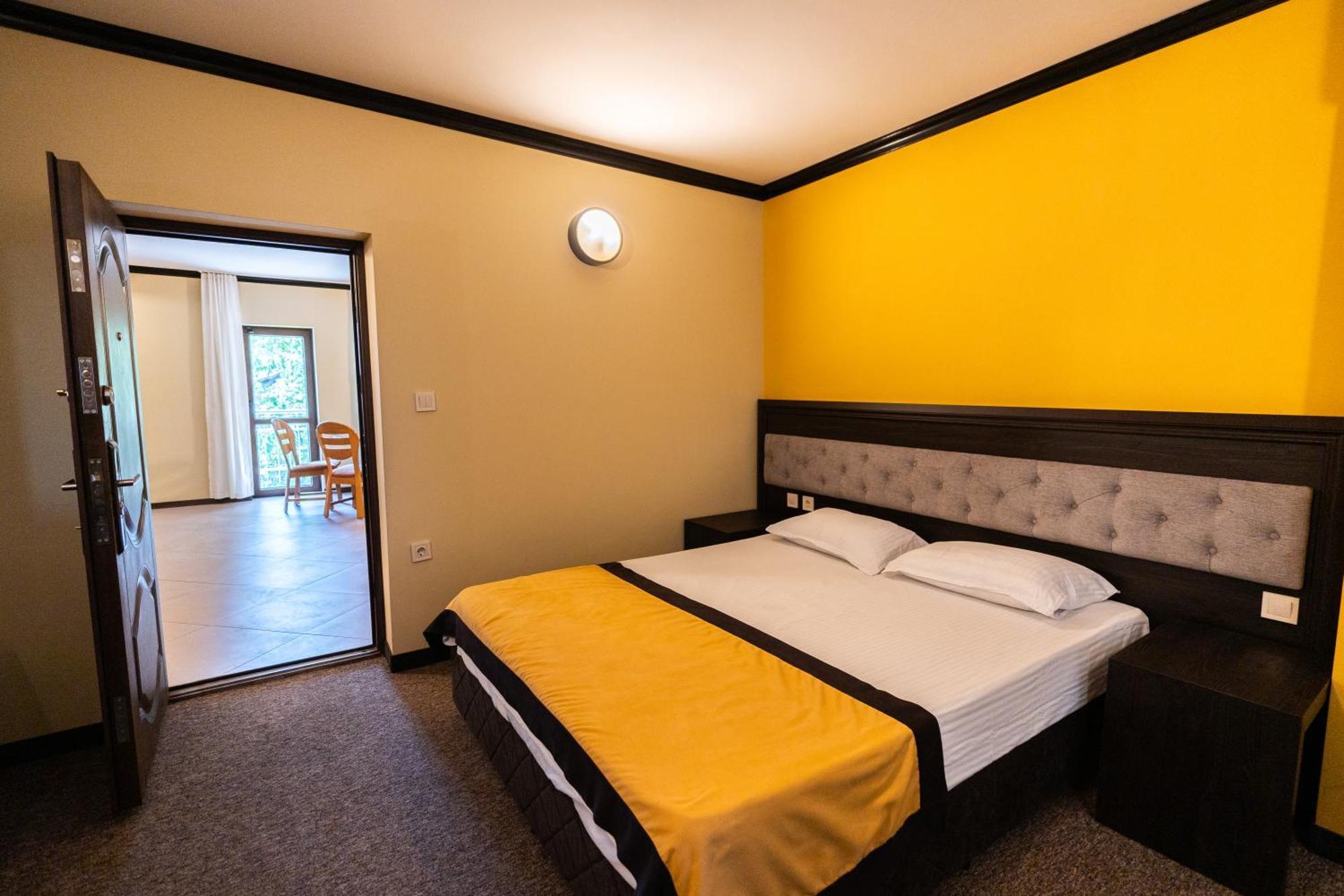 Family Hotel Bunara Brestnik エクステリア 写真